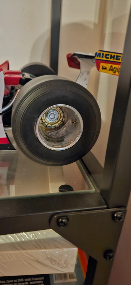 Vendo Ferrari 312T4 scala 1/8 - Immagine 3 di 4