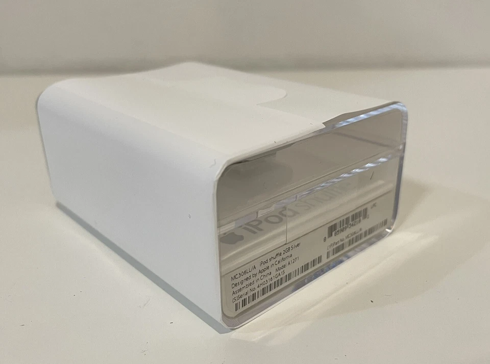 New Factory Sealed iPod Shuffle 3rd Generation 2GB - Silver - Collector's Item - Image 4 of 4