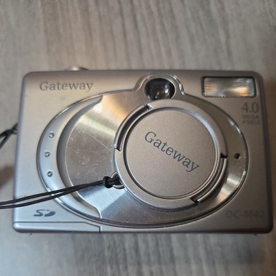 Gateway DC-M42 4.0 MP Digital Camera Silver