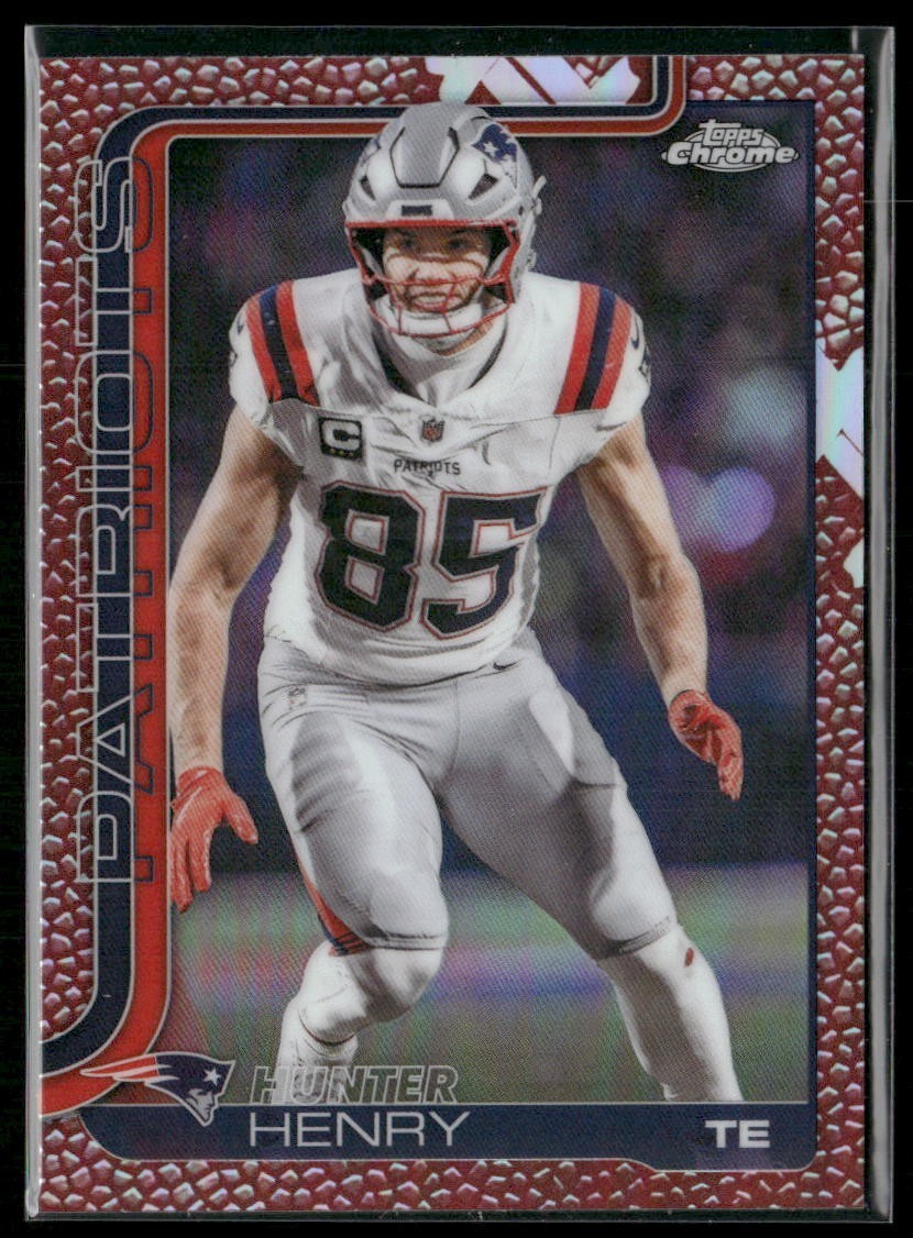 2025 Topps Chrome - Hunter Henry #209 Leather Refractor
