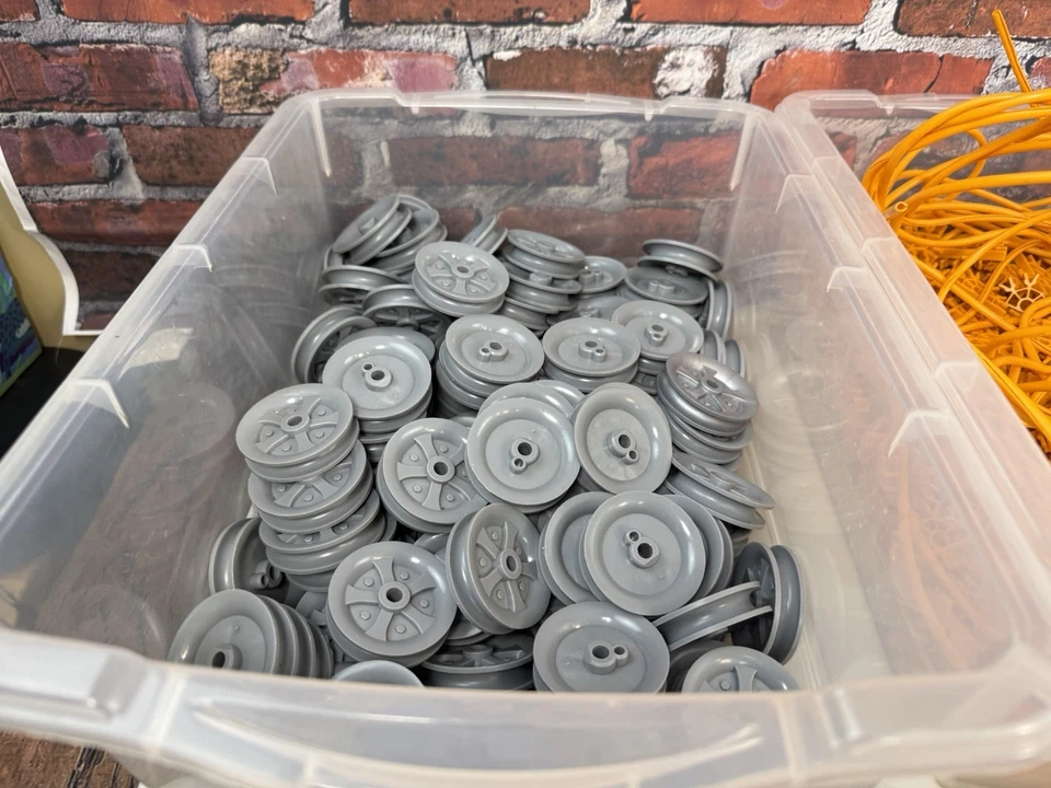 Massive Huge Bulk Lot of K'NEX KNEX 1000's & 1000's of Pieces 30 lbs - Image 4 of 4