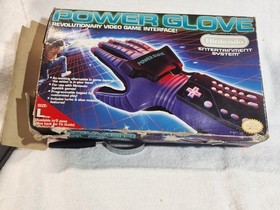 1989 Original Nintendo NES Power Glove 99% complete Missing The 4 Round Stickers