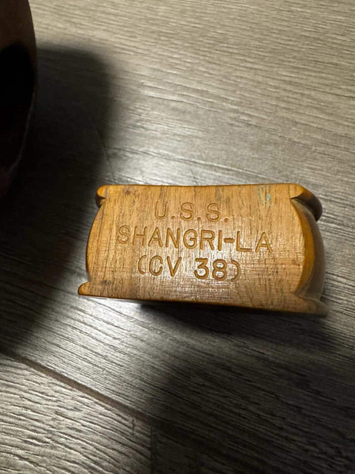 Antiguo bloque de aparejo náutico y polea de aparejo de nogal Deadeye de velero Foto 4 de 4