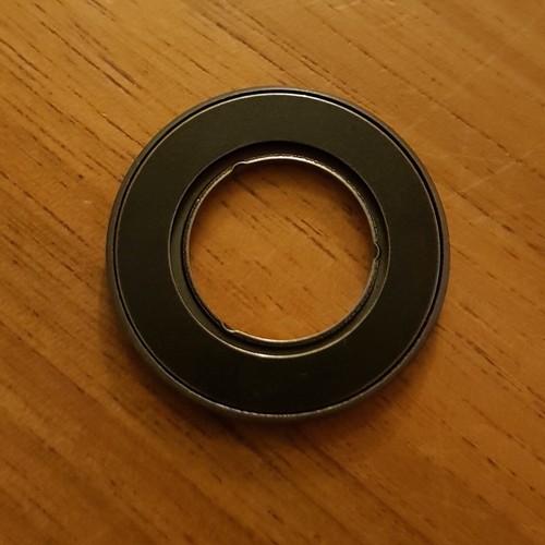 Original VW Lupo  Polo  Derby Fabia Arosa Axiallager 001323919