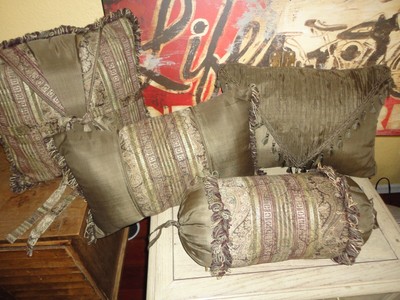 croscill throw pillows