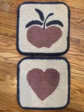 Lot de 2 coussinets de chaise tapis crochets vintage laine ? Coeur rose pomme 12" carré rétro années 80