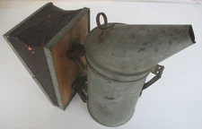 Vintage Root Quality Bee Smoker Supplies Hive Wood Leather Bellows Works