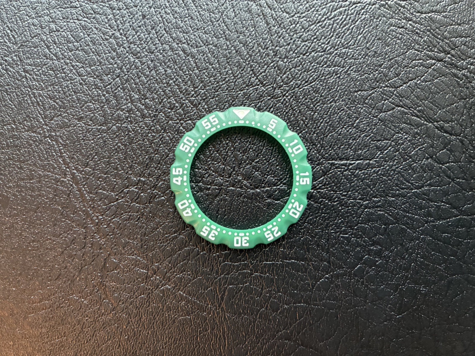 TAG Heuer Formula 1 Vintage 34mm Green & White Midsize Watch Bezel.