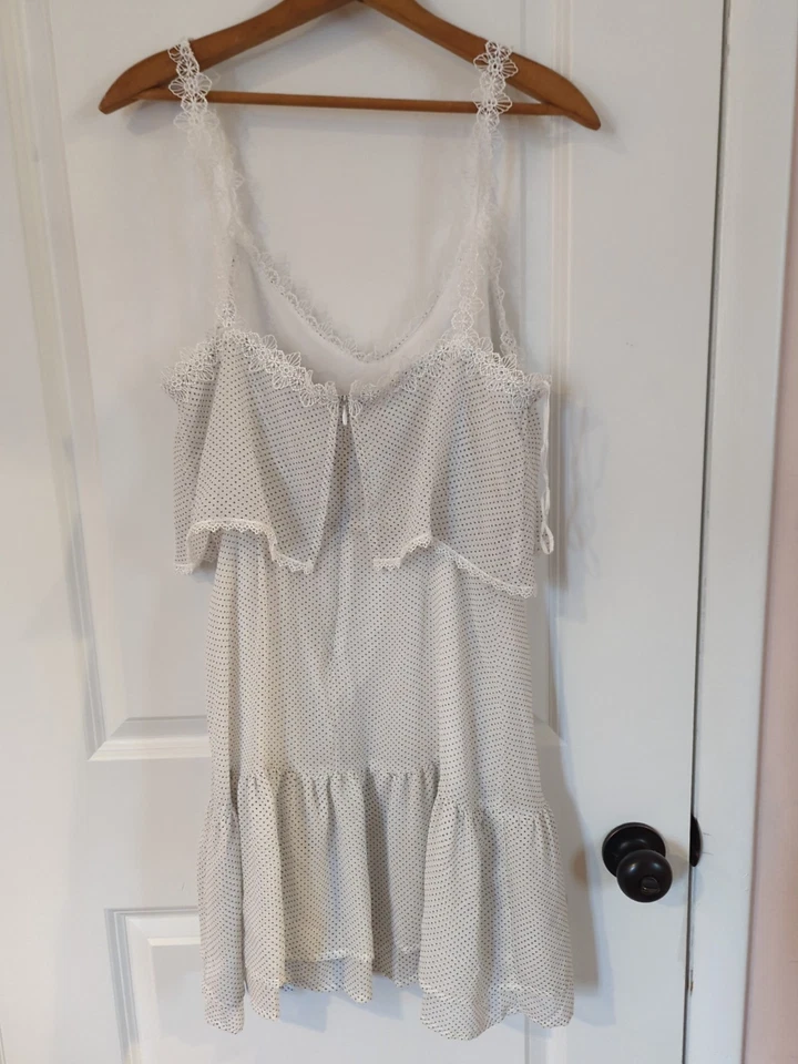 Vestido Top BB DAKOTA Revolve Sin Punto Volantes Blanco Encaje 6 Nuevo Sin Etiquetas Precio de venta sugerido por el fabricante 98 USD Foto 3 de 3