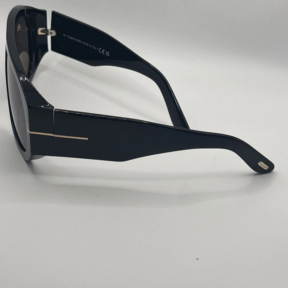 NEW Tom Ford FT 1044 Bronson Sunglasses 01A Shiny Black 100% AUTHENTIC With Case - Image 4 of 4