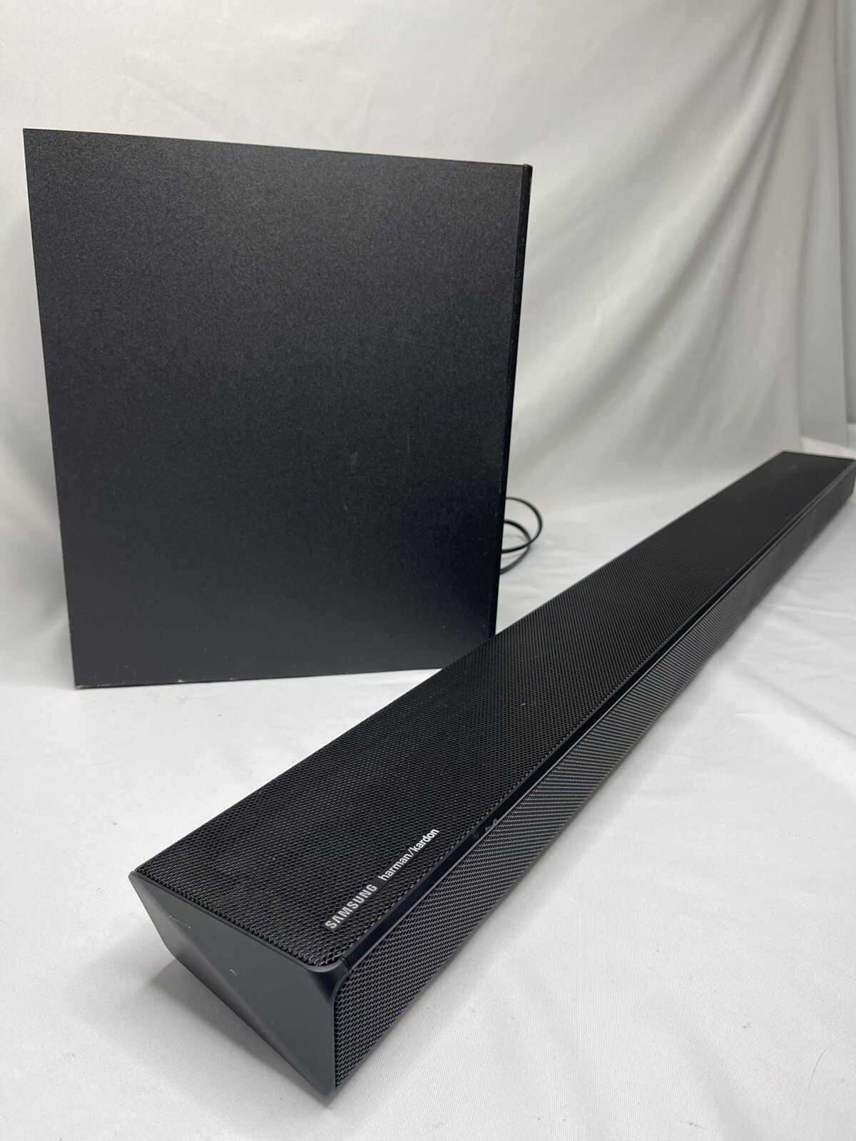 SAMSUNG 5.1CH SOUNDBAR HWQ60R (Harmon Kardon) W/ WIRELESS SUBWOOFER PS