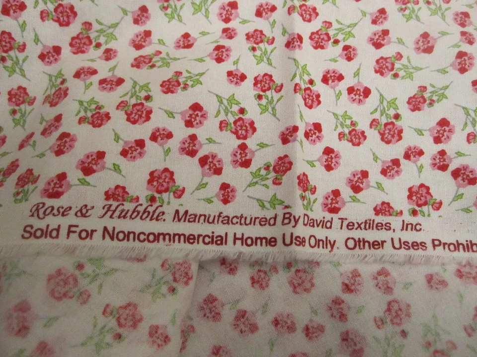 Tela de Algodón Rosa y Hubble David Textiles Rosa Rojo Floral sobre Blanco BTYx44 Foto 2 de 4