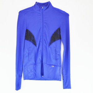 workout jacket with thumb holes