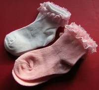 2 Paar Baby-Socken Mit RüSchenkante FüR MäDchen GR.18-22 Neuware