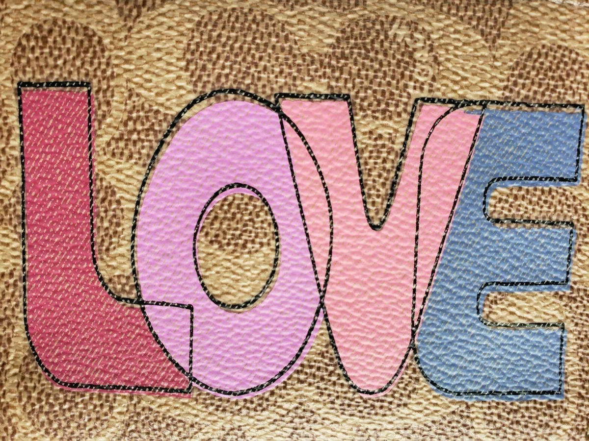 COACH SMALL ZIP AROUND WALLET WITH LOVE PRINT NWT LOVE 89564