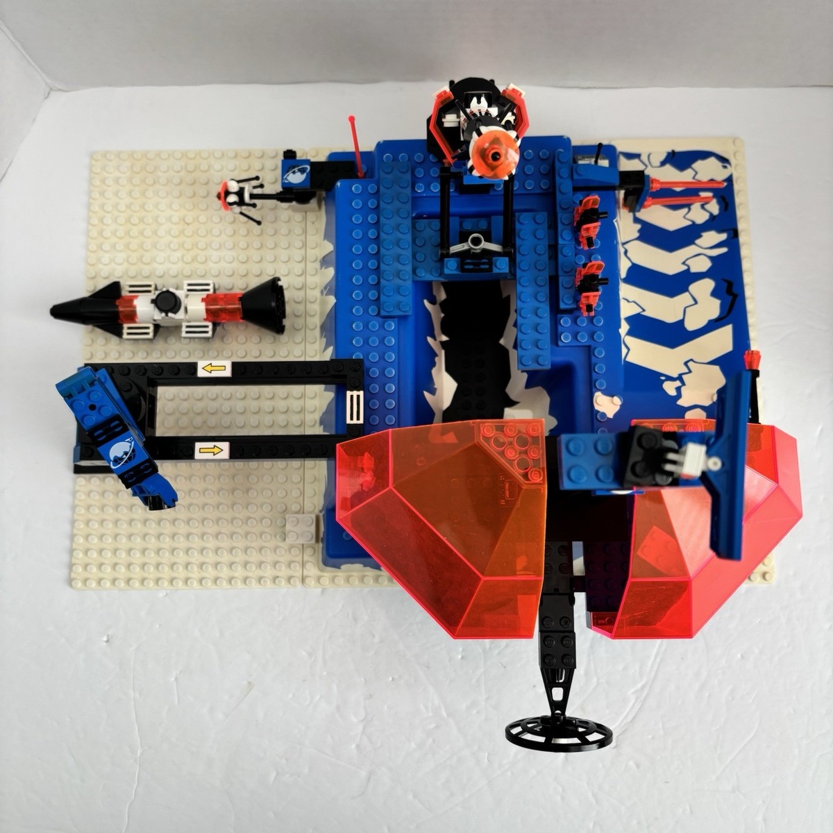LEGO 6983 Ice Station Odyssey Vintage 1993 90-95% Complete with 2