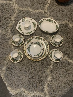 Rosina Queens Fine Bone China Scappolled Chirstmas Yuletide Pattern - 23 Pieces