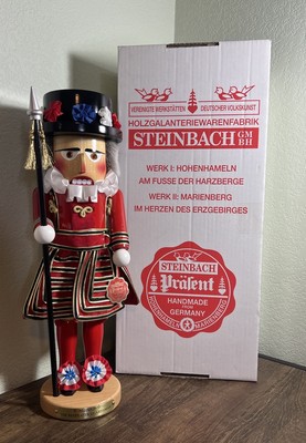 Steinbach Nutcracker Collector's Club Reginald Beefeater Guardsman SIGNED S1830