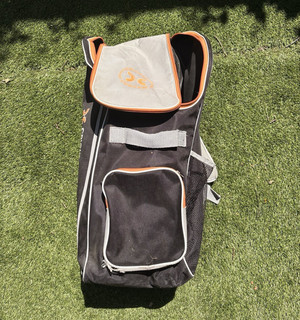 Cricket Company kids cricket duffle bag.