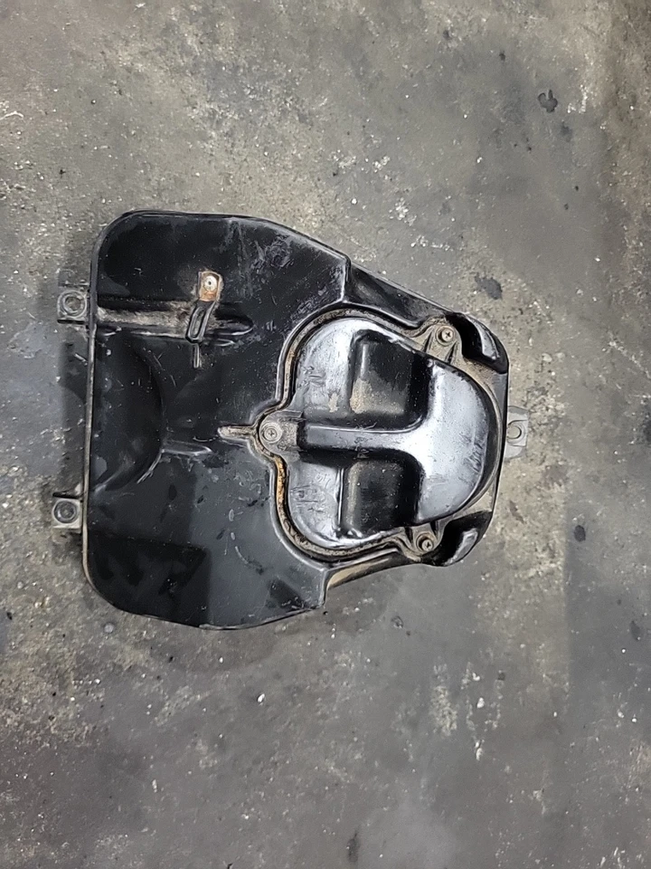 1985 1986 Honda Vt1100c Vt1100 Vt Shadow Air Cleaner Box - Image 3 of 4