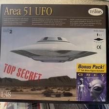  Testors 13" Area 51 UFO 1:48 Model Kit 7" Alien Figure open box sealed parts