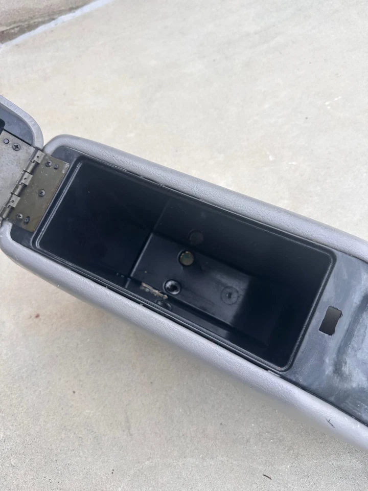 1994-1995 Chevrolet Impala SS Center Console GRAY 9C1 Caprice RARE - Image 4 of 4