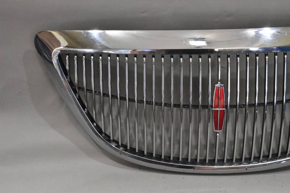 Rejilla cromada Lincoln Mark VIII 97-98 OEM Foto 2 de 4