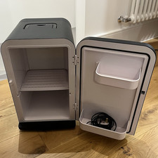 Portable 4L Mini Fridge Cooler/Warmer Black Carry Handle AC/DC DS23280