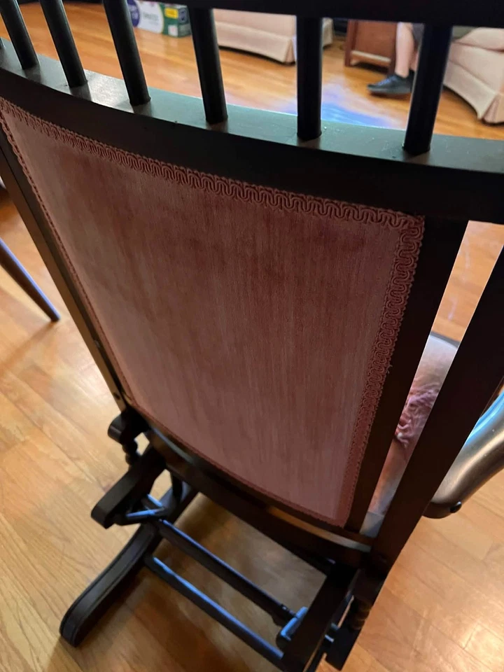 Mecedora planeadora antigua rosa polvorienta del siglo XIX Foto 2 de 4