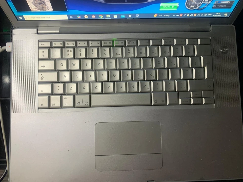 MacBook Pro 15" 2008 A1260 2.4GHz/4GB /480GB SSD /256MB NVIDIA GPU /BATTERY No6 - Image 4 of 4