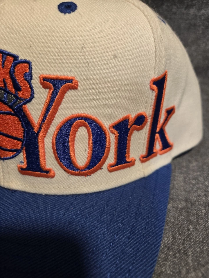 Vintage 90's NBA New York Knick Addidas Snapback Cap Hat - Image 4 of 4