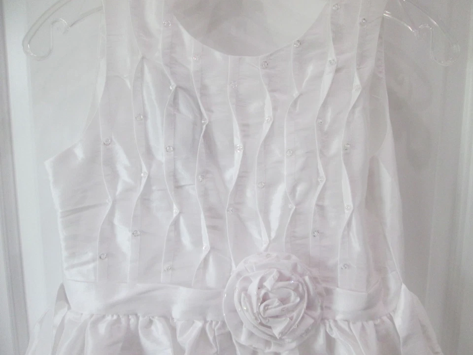 Новый с Ярлыками Isobella & Chloe девочек размер 12 трапециевидный платье белый молнии назад бисером галстук - Изображение 3 из 4