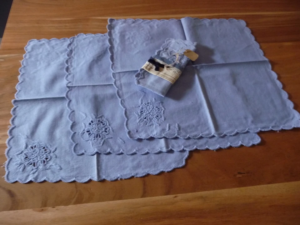 Lot de 4 Serviettes coton teinté bleu avec broderies  - Photo 2/4