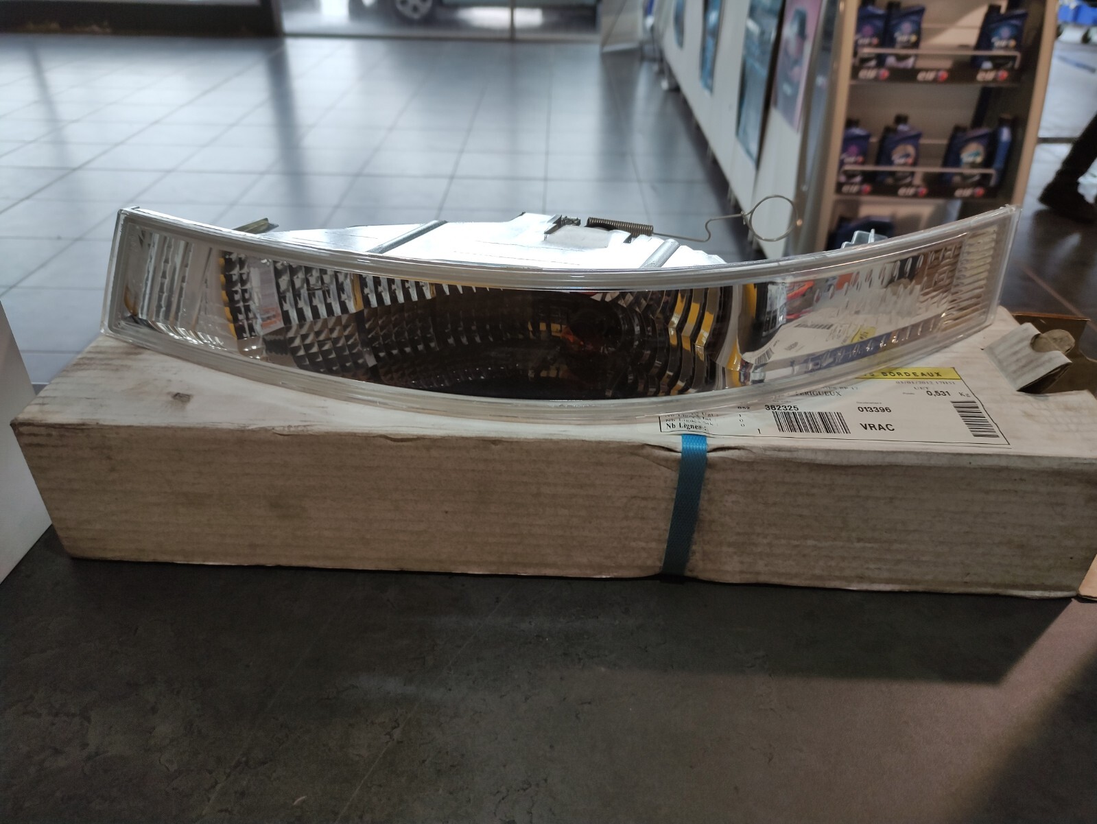 Feu clignotant avant gauche Renault Master 2 dCi pièce origine 8200263356