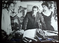 Invasion of the Body Snatchers BW Glossy Photo Signed Kevin McCarthy Dana Wynter