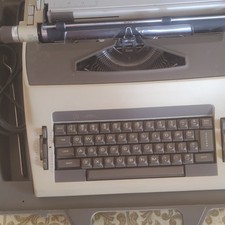 Medallion 2 Electric Typewriter. Tested Works. Great Condition thumbnail