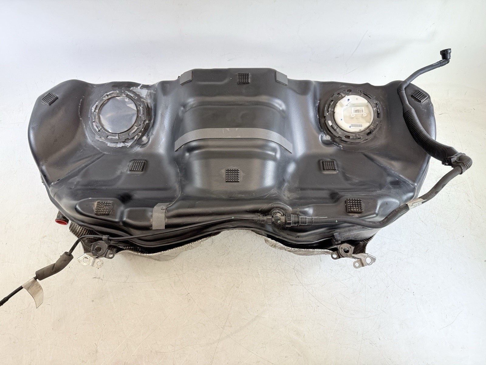 2017 - 2024 Maserati Ghibli Fuel Tank Assembly Gas Tank Genuine 670038248 OEM
