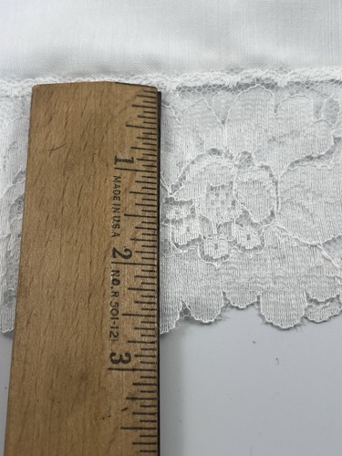 Vintage GIMBELS Department Store Table Napkins Orig Label 2.5” Lace Edge (8) - Picture 4 of 8