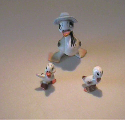 VINTAGE 1960'S MINIATURE BONE CHINA FAMILY OF MOTHER GOOSE AND DUCKLING