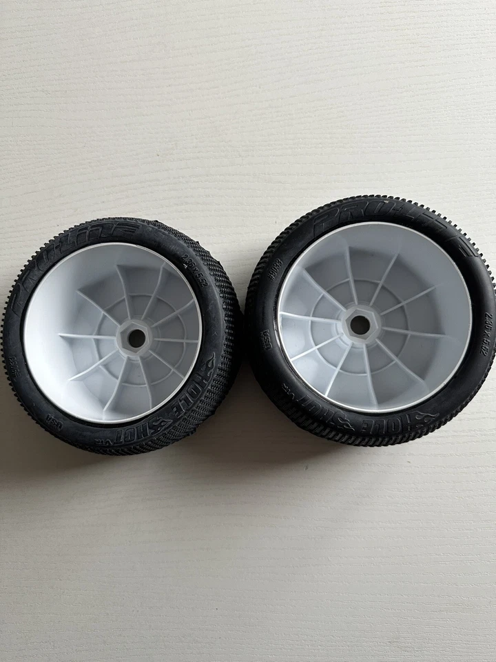 Proline Reifen 1:8 Buggy/Truggy - Bild 2 von 3