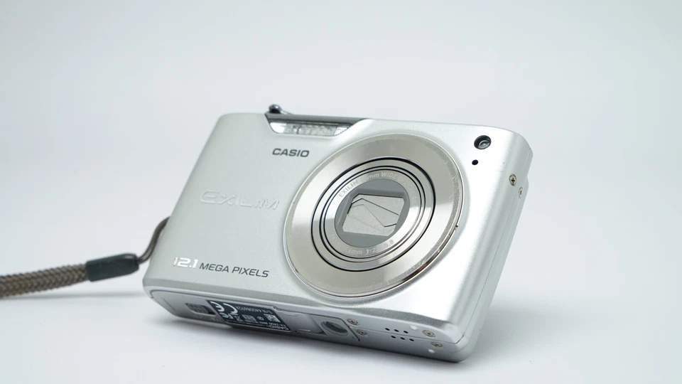 CASIO EXILIM EX-Z450 Digitalkamera 12,1 MP - Bild 2 von 4