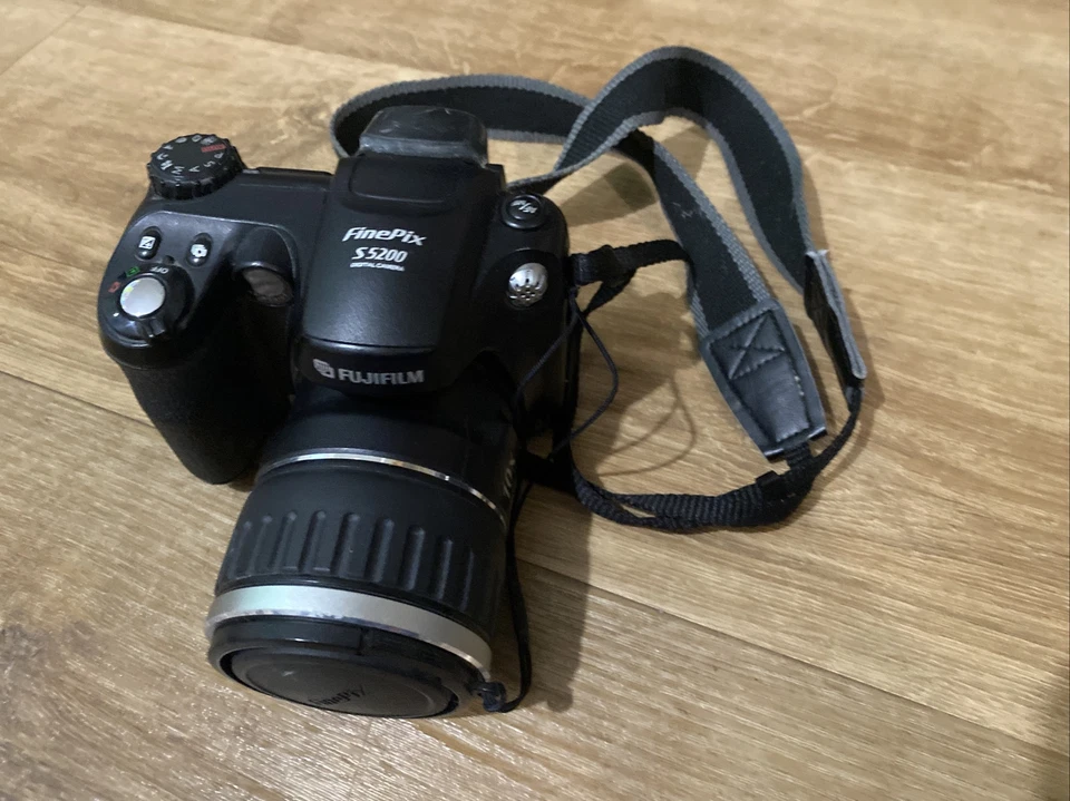 Fujifilm FinePix S Series S5200 5.1MP Digital Camera - Black, photo 1 of 5