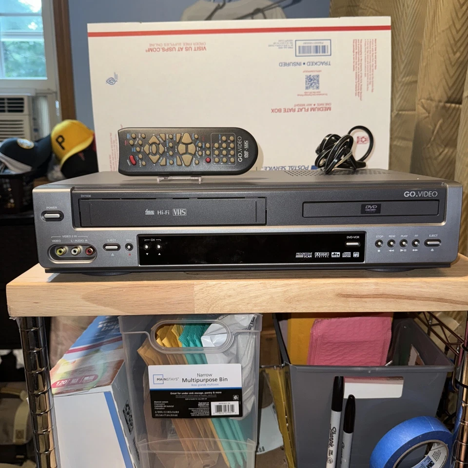 DVD VCR Combo Go Video DV1030 Reproductor Doble Cubierta 4 Cabezales con Control Remoto, Ver Descripción Foto 3 de 4