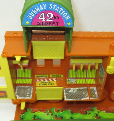 TMNT 1995 Mini Mutant SEWER WARS PLAYSET Bodacious Battleset