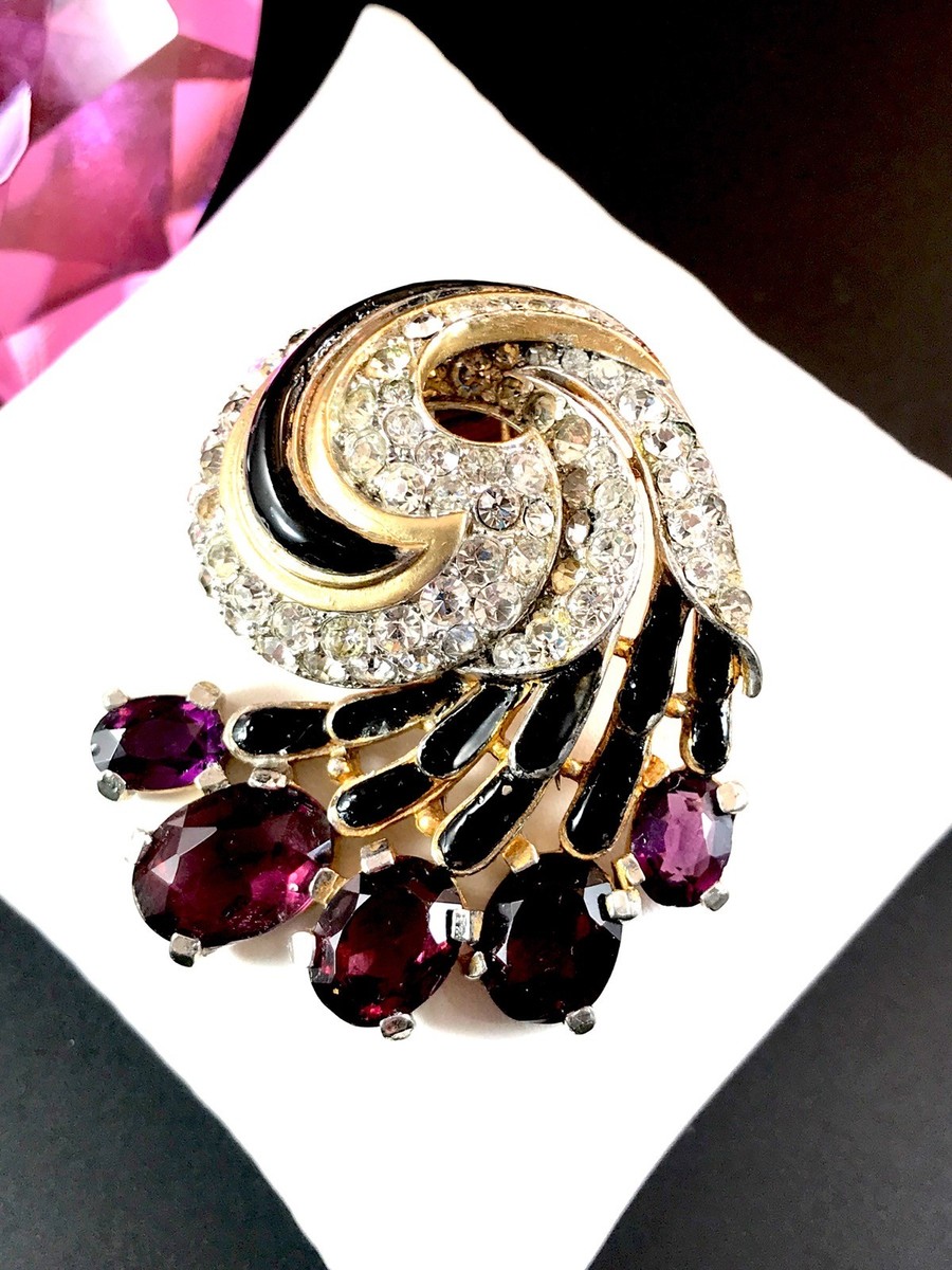 1941 CROWN TRIFARI EMPRESS EUGENIE AMETHYST RHINESTONE CORNUCOPIA