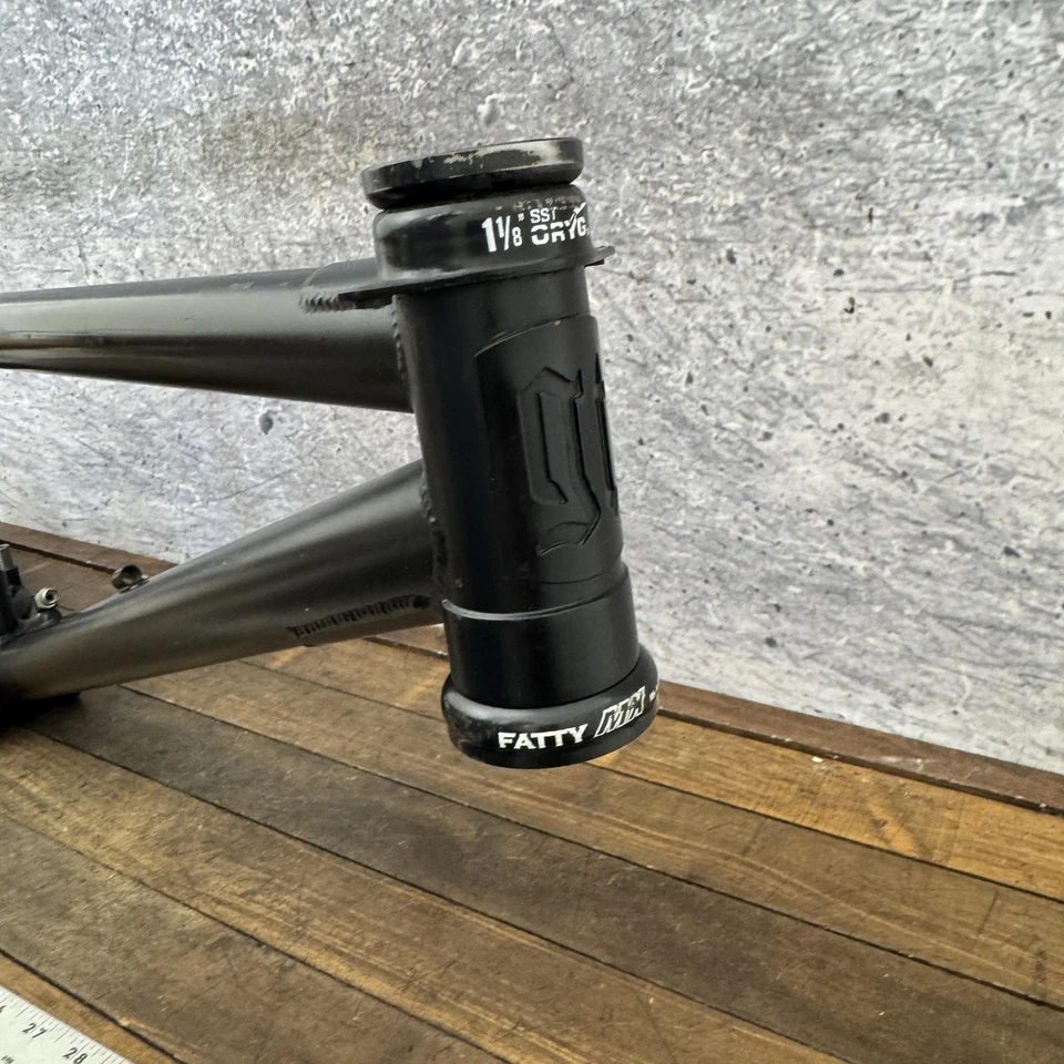 GT BMX Bike Frame T12 14mm Dropout 21in Top Tube Freestyle 20in Wheel - Image 3 of 4