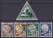 p1542/ Netherlands Complete Voor Het Kind incl Triangle Issue 1933