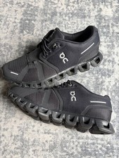 New RUNNING CLOUD 6 WATERPROOF ALL BLACK WOMANS SIZE 7.5 - NEW w/out Box