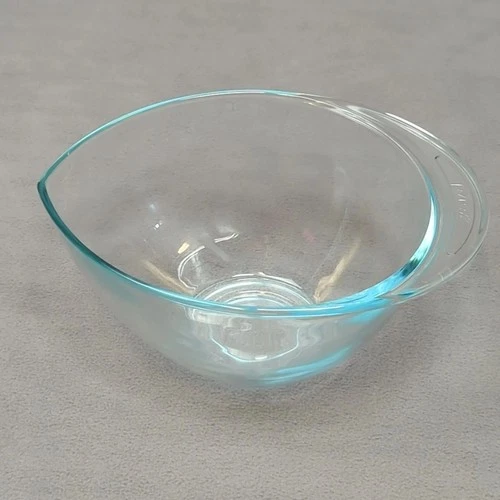Vtg 1970s Pyrex 2225 Teardrop clear aqua tint glass batter/mix bowl 2.5 qt MINT!