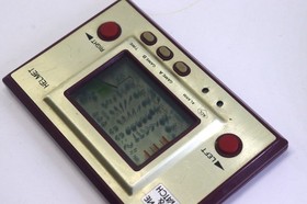 Nintendo Game & Watch Gold Series Helmet CN-07 Made in Japan 1981 Good Cond.